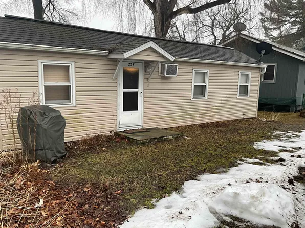 237 S 1st St, Harpers Ferry, IA 52146