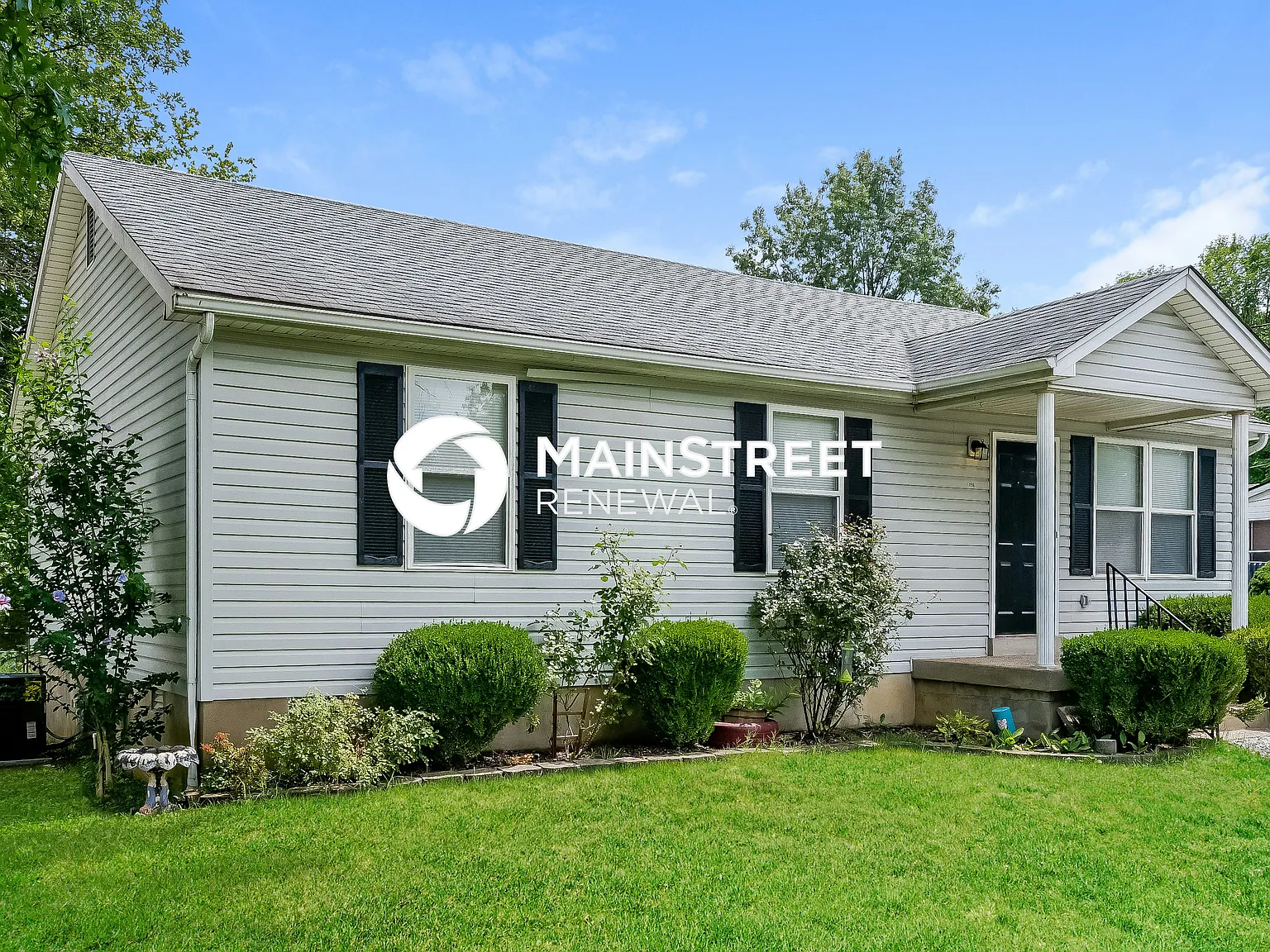 156 Hackberry Ln — Photo 2