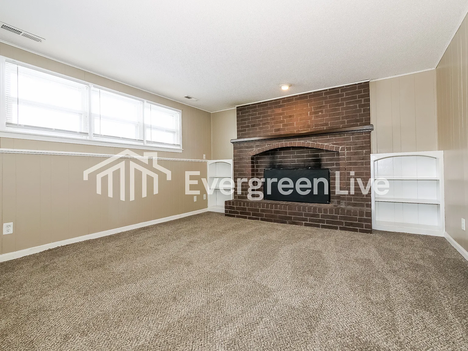 3 bed, 3.0 bath, 1371 sqft, $1,795 — Photo 3