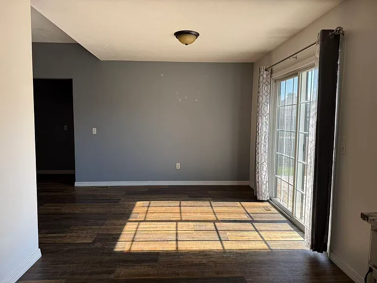 327 S Red Ave — Photo 20