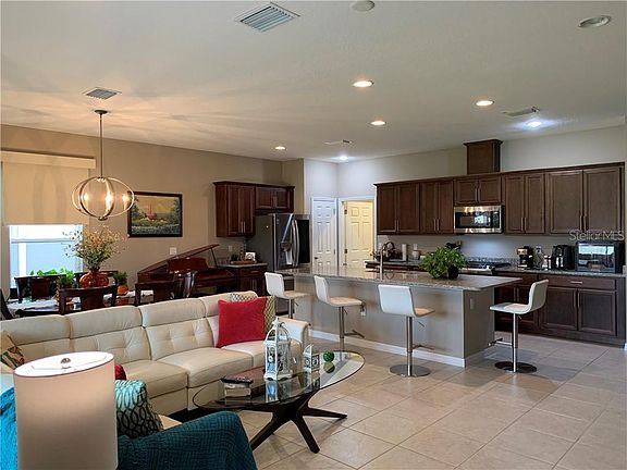 3rd image of 805 Hidden Moss Dr