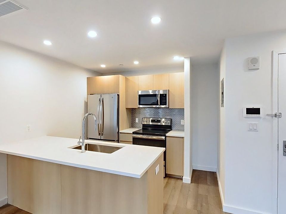 1st image of 814 Amsterdam Ave #6KS
