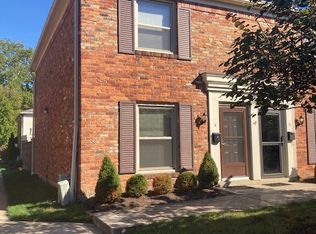 922 Chatham Ln UNIT R, Columbus, OH 43221