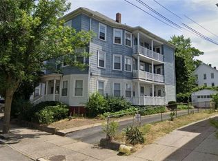 92 Darling St, Central Falls, RI 02863