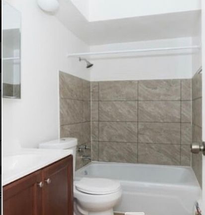 3rd image of 3710 N Pine Grove Ave #2