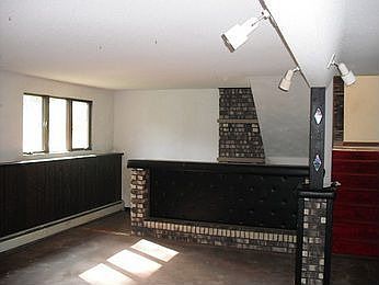 4th image of 2425 Northmoor Ave