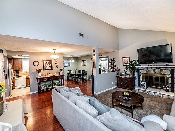 4th image of 15544 Patricia St