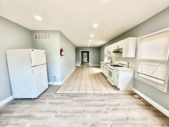 5th image of 119 Evergreen Ave