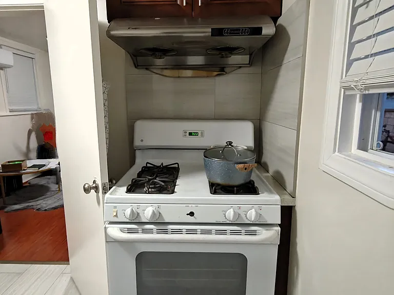 1510 S Campbell Ave #4 — Photo 3