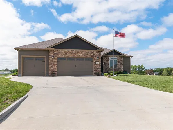 13568 Jennice Ct, Wamego, KS 66547