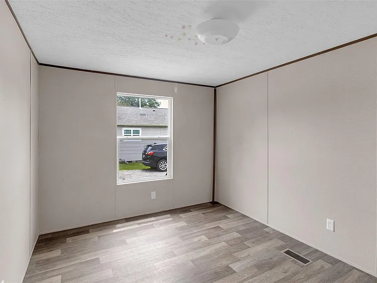 5313 2nd St — Photo 27