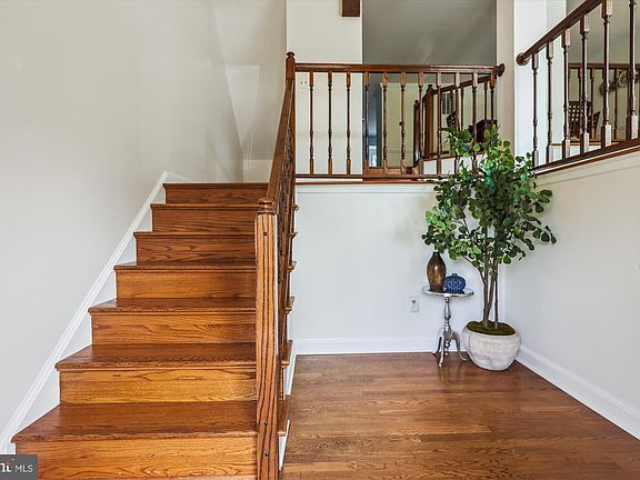 3rd image of 4410 S Pershing Ct