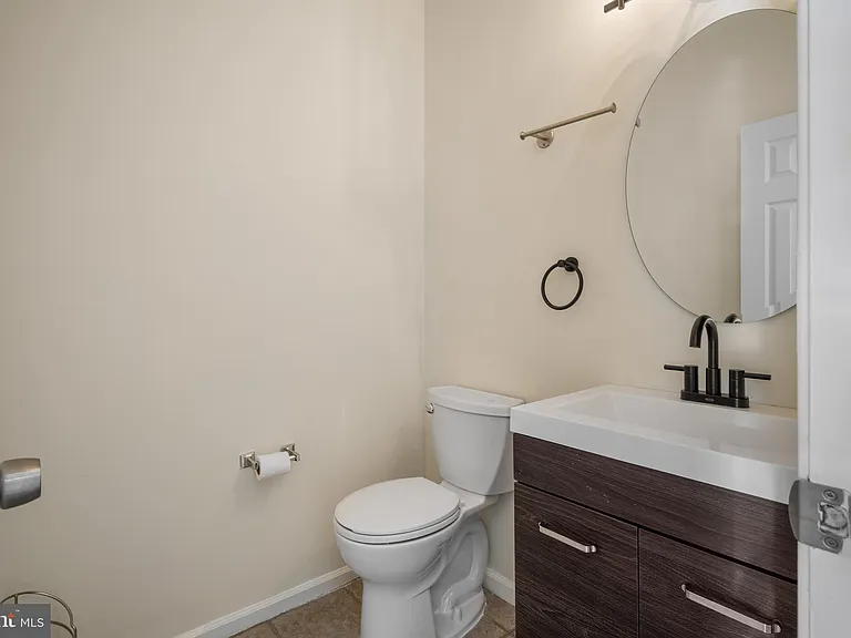 817 Thoreau Ln — Photo 14