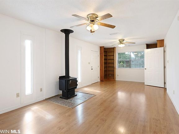 5th image of 7449 Riverwood Dr E