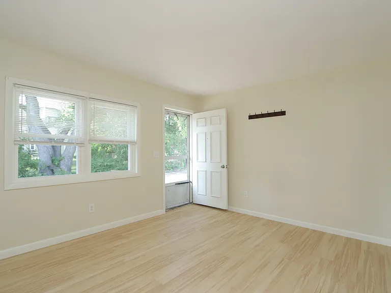 321 Montcalm St #R — Photo 3
