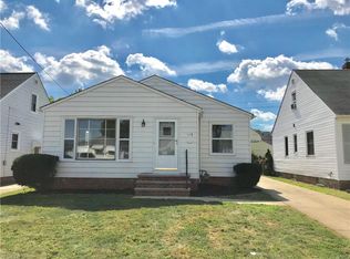 915 Parkleigh Dr, Parma, OH