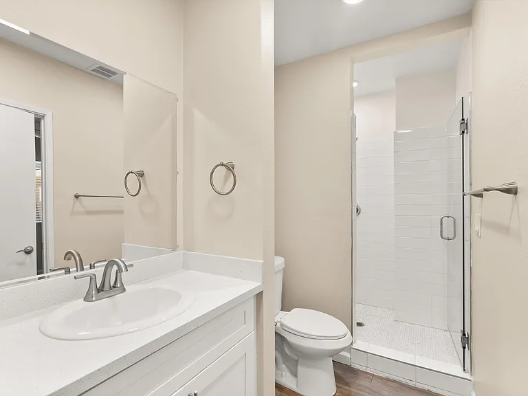 School Circle Apartments - Riverside, CA — Photo 37