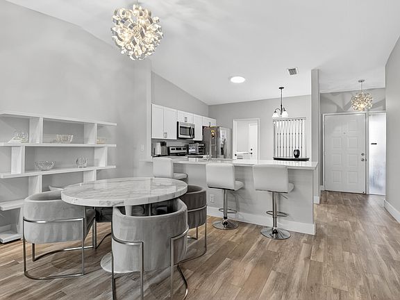 5th image of 8256 Summerbreeze Lane