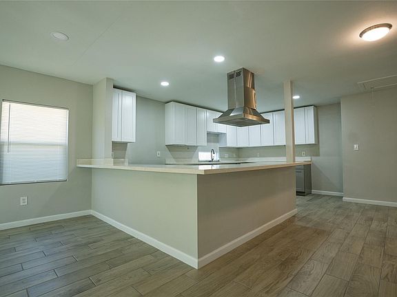 2nd image of 3543 Charleston St