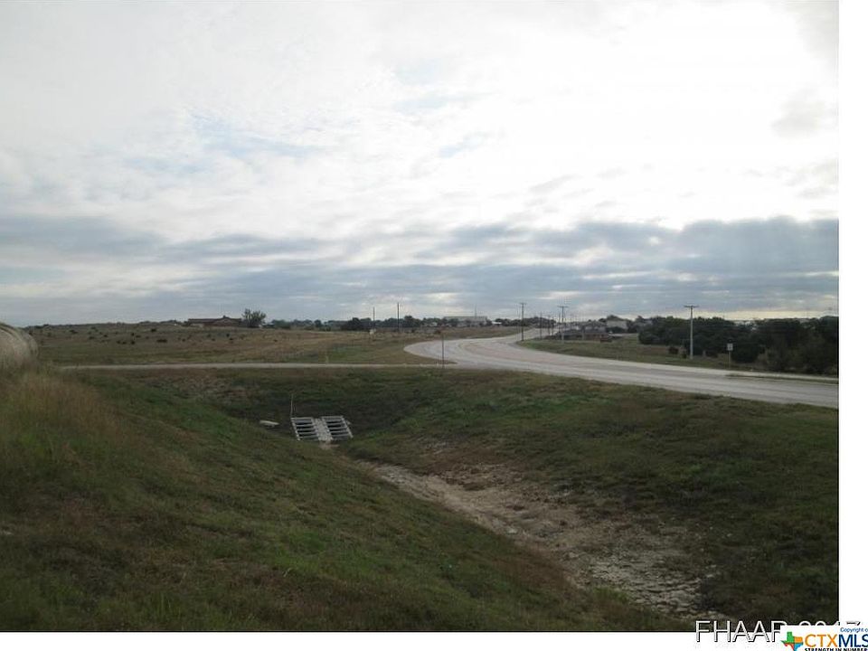 2nd image of 176 Stagecoach Rd