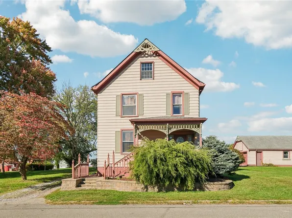 1051 10th St, West Pittsburg, PA 16160