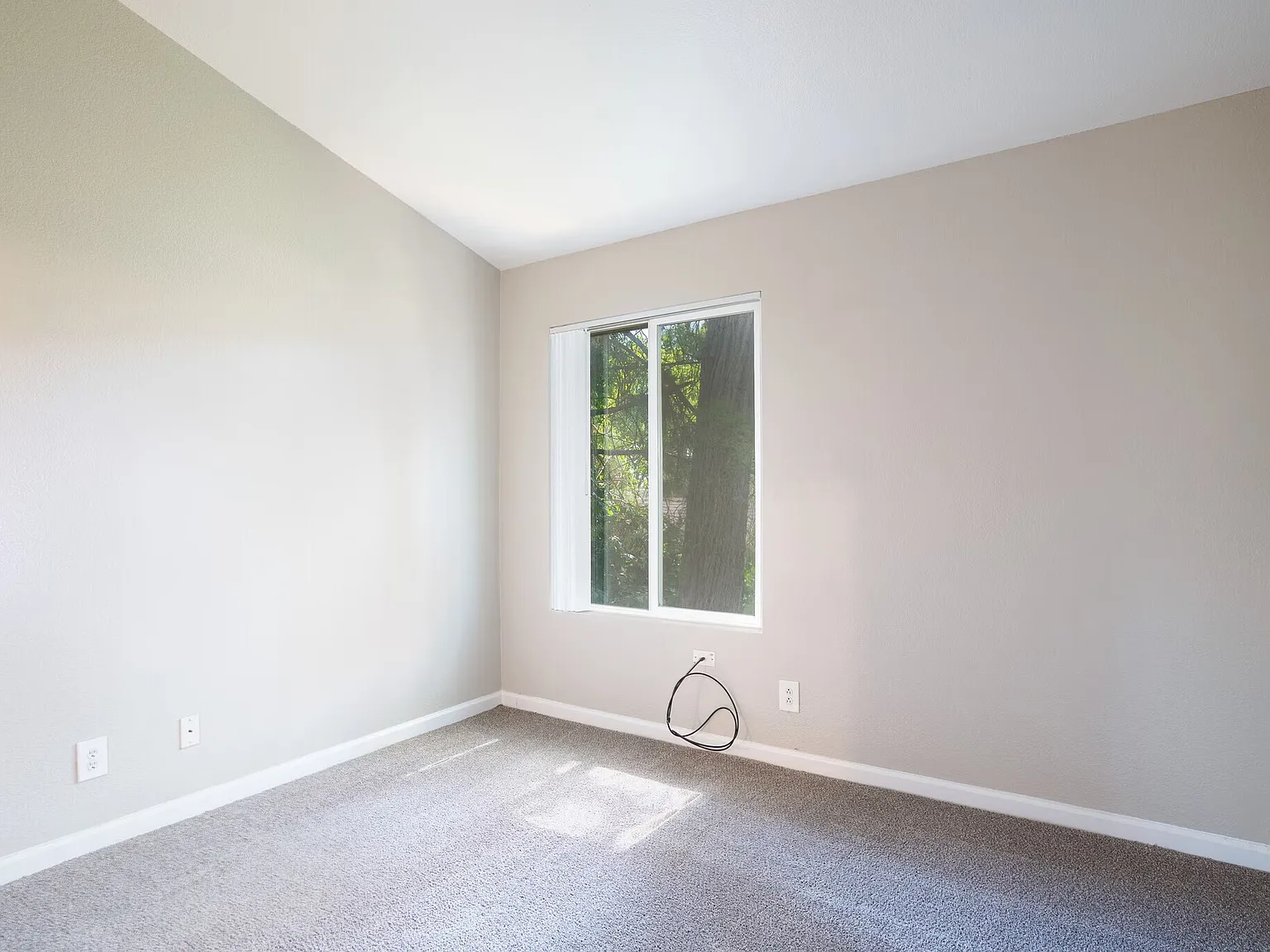 2 bed, 912 sqft, $2,207 — Photo 4
