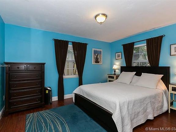 4th image of 1522 SW 10th Ave