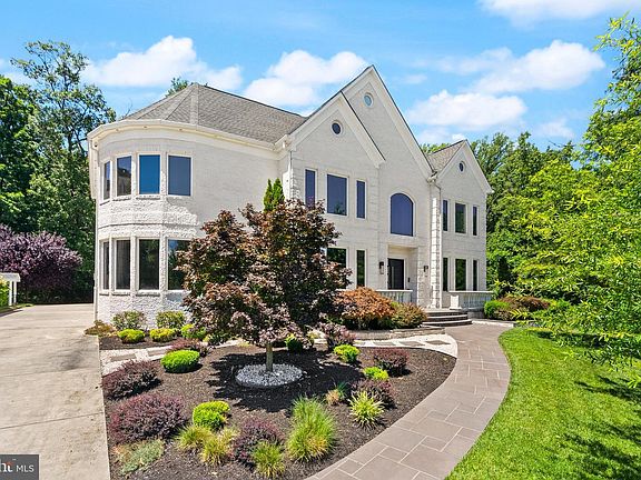 2nd image of 6600 Reserves Hill Ct