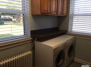 26015 Union Tpke, Glen Oaks, NY