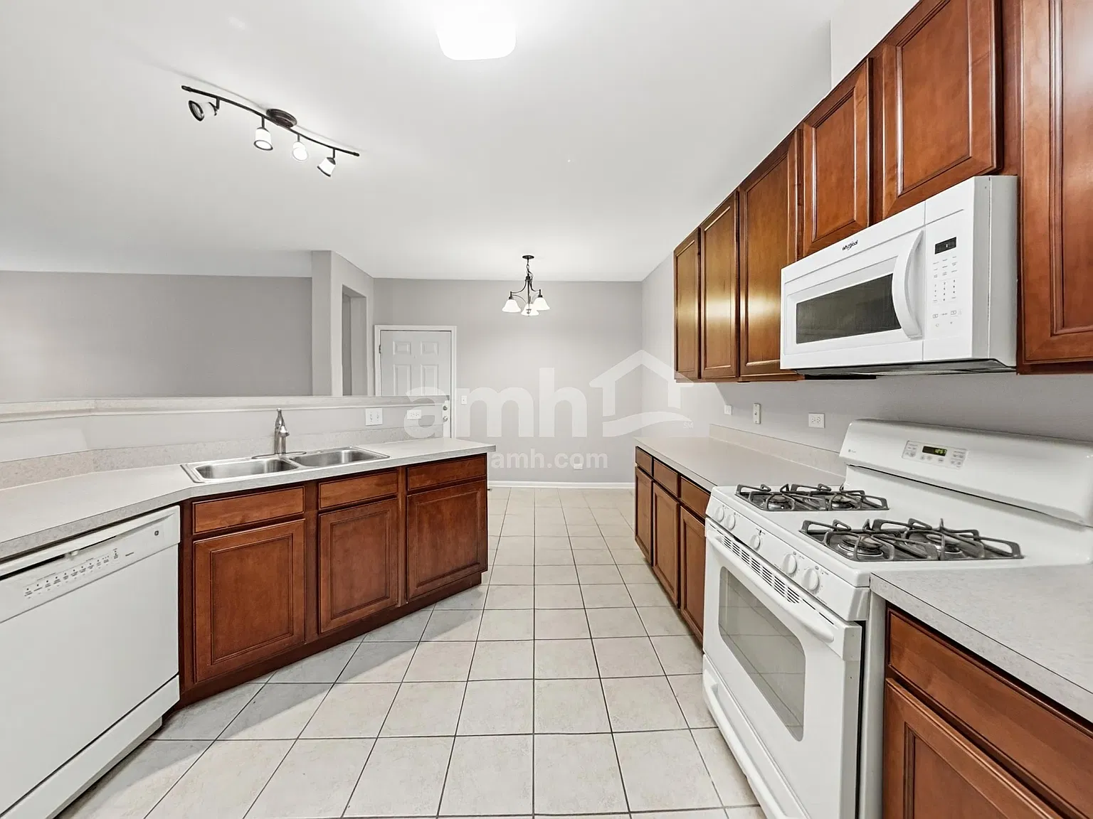 2 bed, 2.0 bath, 1283 sqft, $2,175 — Photo 3