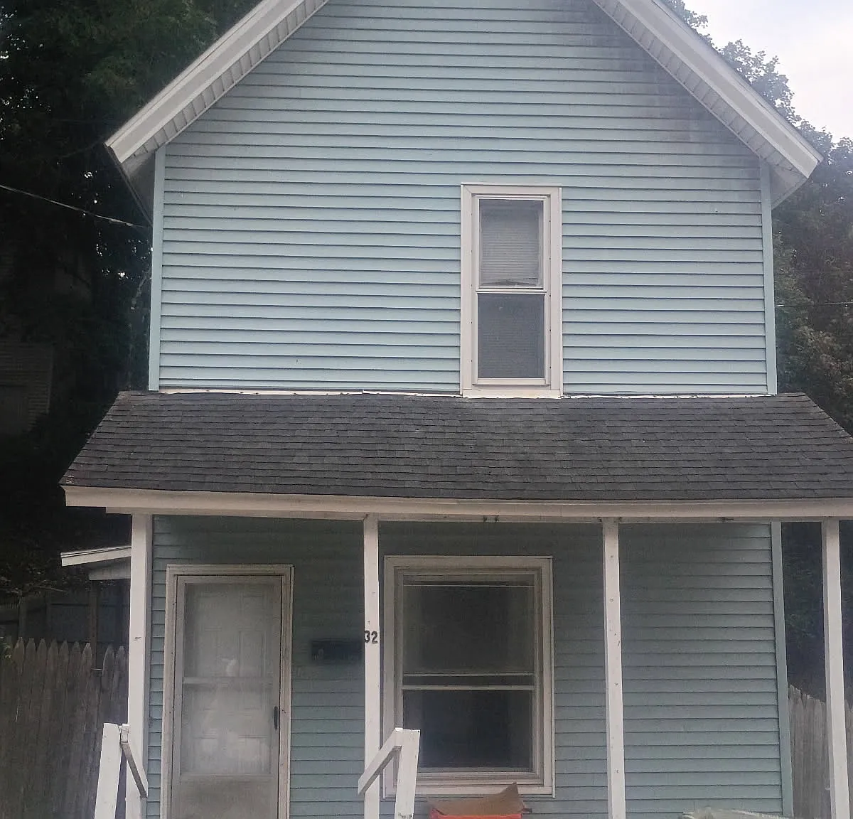 3 bed, 1.5 bath, 1392 sqft, $1,100 — Photo 1