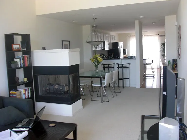 3218 Camden Dr — Photo 1