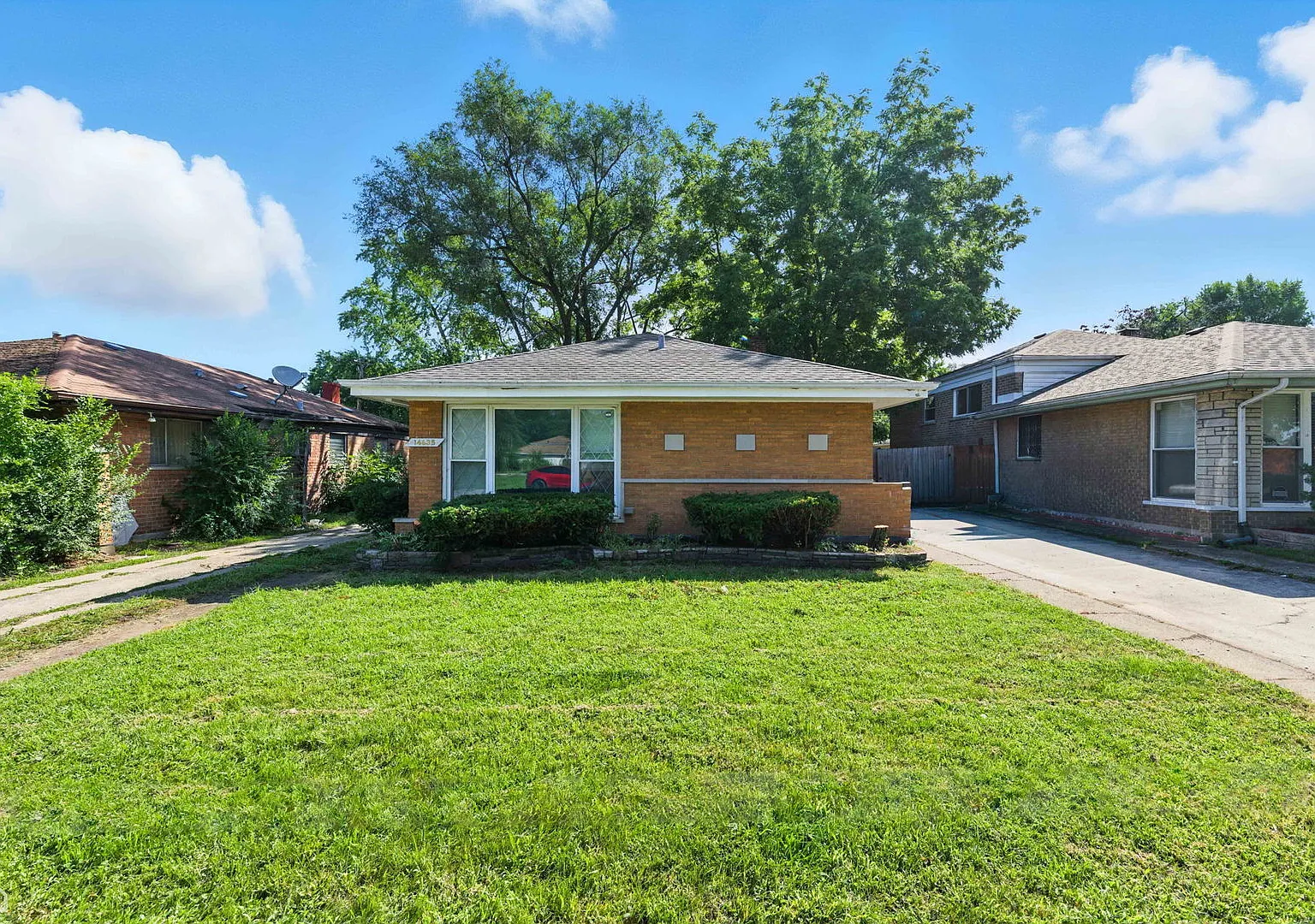 4 bed, $2,950 — Photo 1