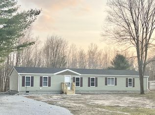 2558 E Shearer Rd, Midland, MI 48642