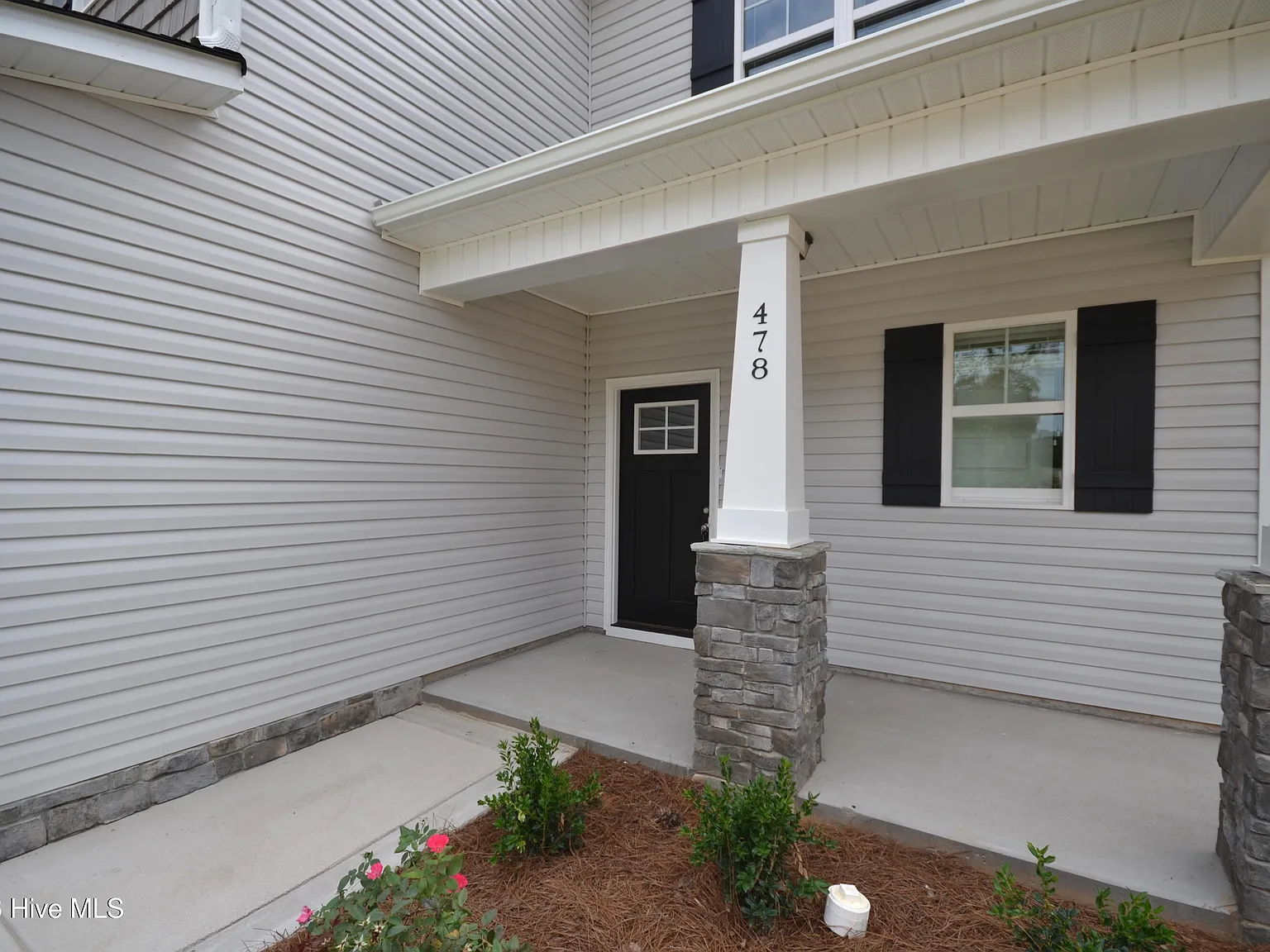 4 bed, 2.5 bath, $2,150 — Photo 3