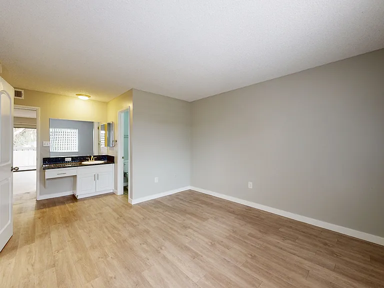Pine Lake Apartments — Photo 45