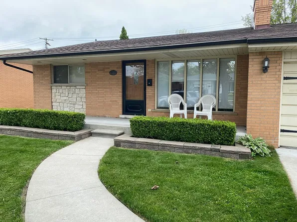 23200 Greencrest St, Saint Clair Shores, MI 48080