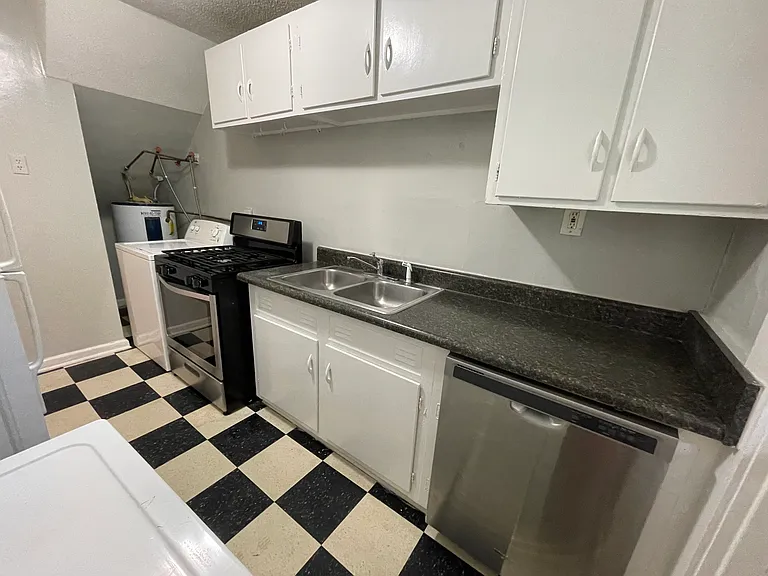 1663 Valley Ave — Photo 11