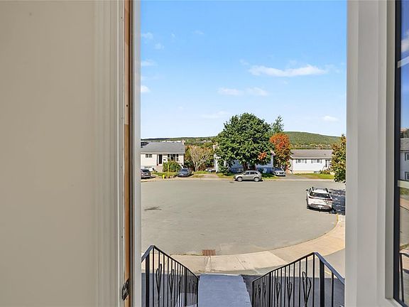 3rd image of 83 Viking Road