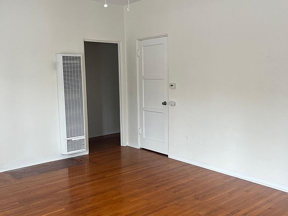 4th image of 2417 Broadway