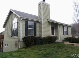 1498 Creekside Dr, High Ridge, MO 63049