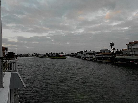 View to the left of the front deck.