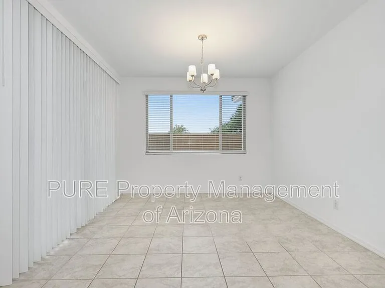 5177 N 87th Dr — Photo 4