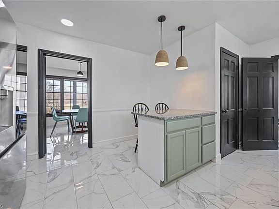 4th image of 1352 City Lake Rd