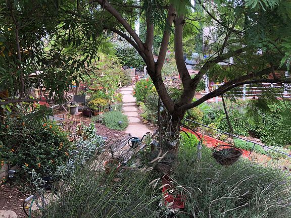 Stroll. through the gardens.