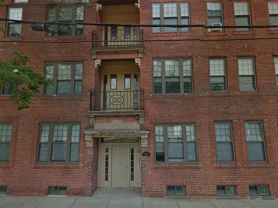 1st image of 810 Orchard St #810