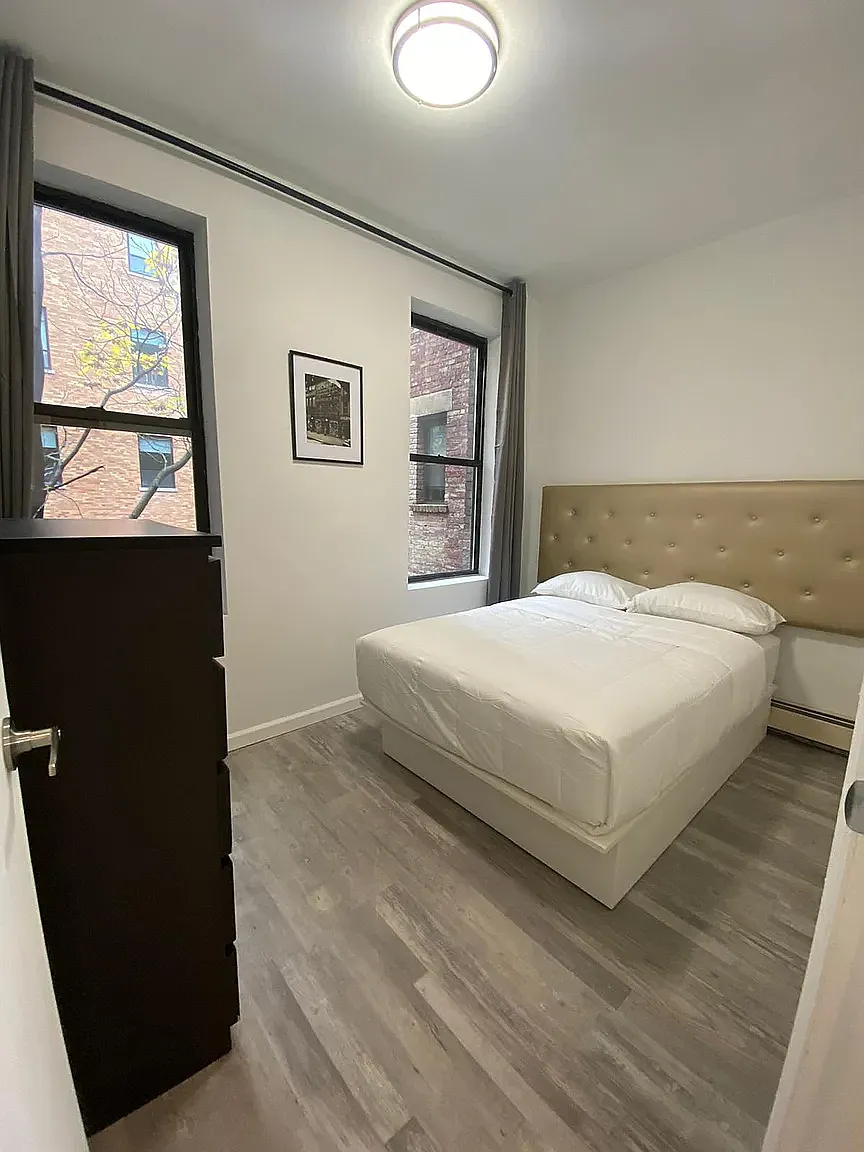 407 West 51st Street — Photo 3