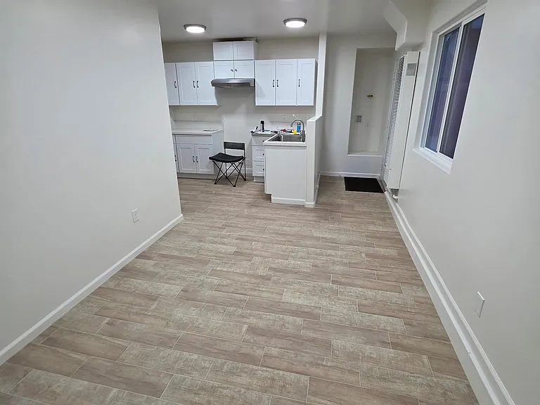 1915 S Regina Ct — Photo 3