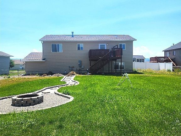 3rd image of 824 Guthrie Rd