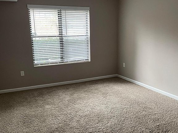 5th image of 925 Washington St APT 104